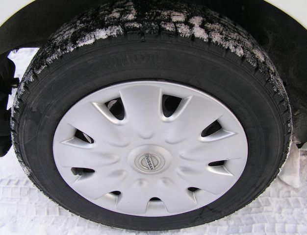 2002 Nissan March