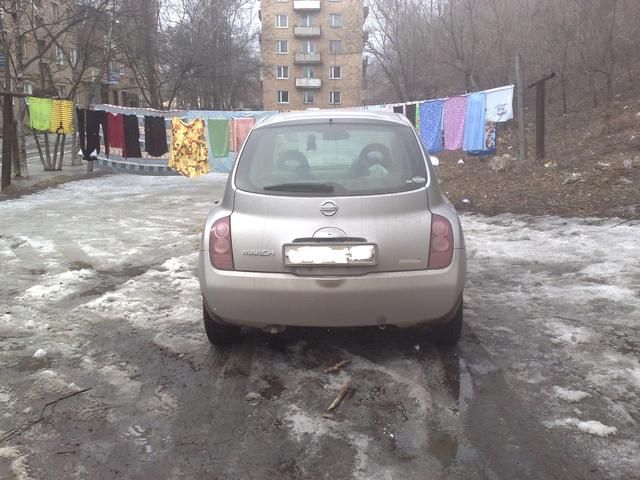 2002 Nissan March