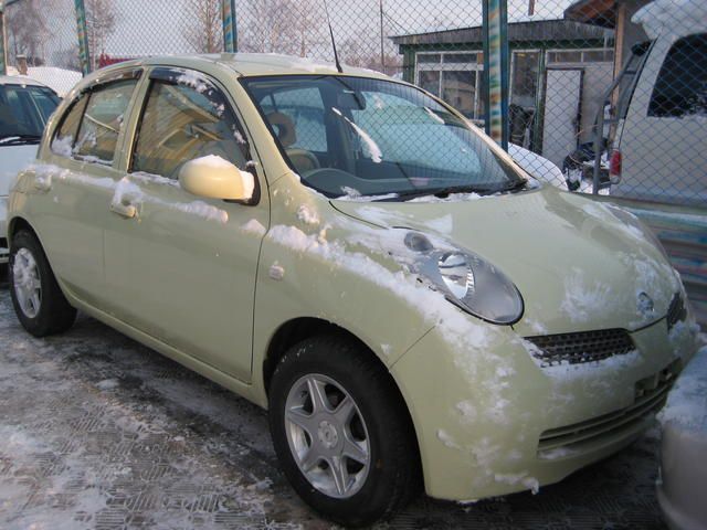 2002 Nissan March