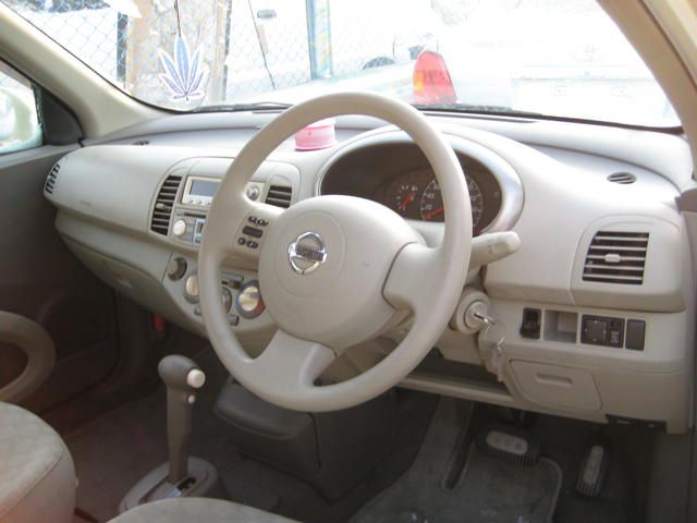 2002 Nissan March