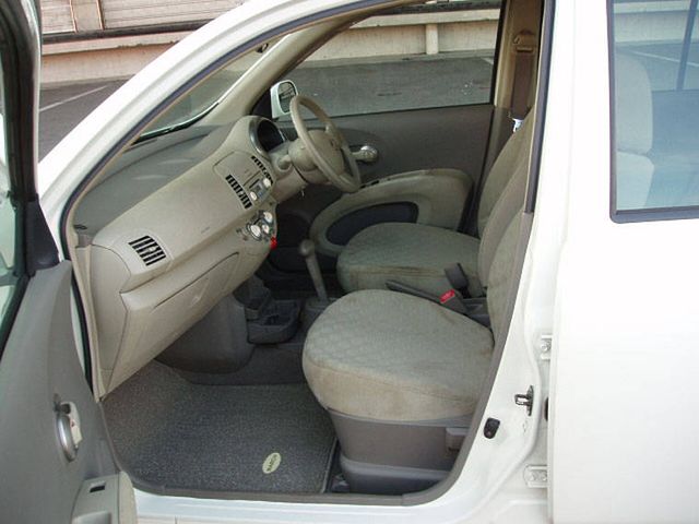 2002 Nissan March