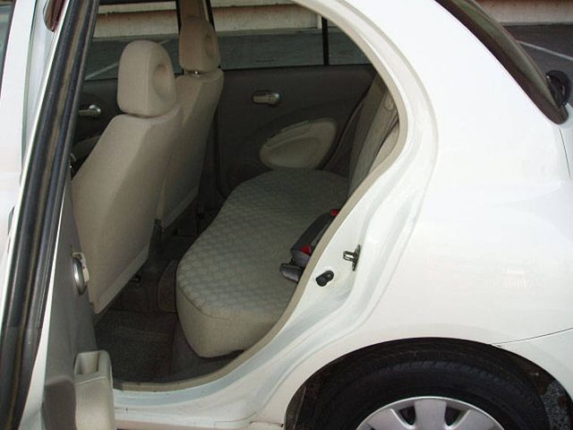 2002 Nissan March