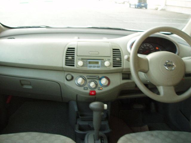 2002 Nissan March