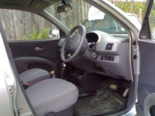 2002 Nissan March