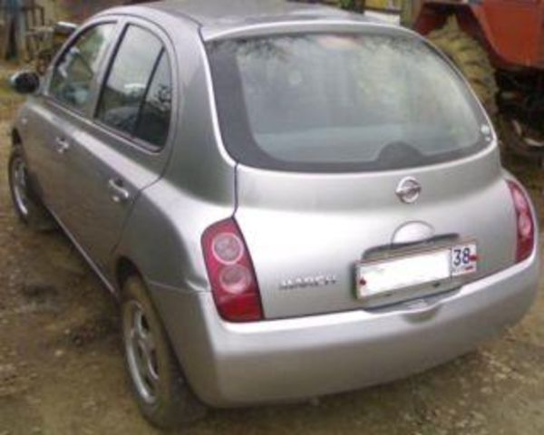 2002 Nissan March