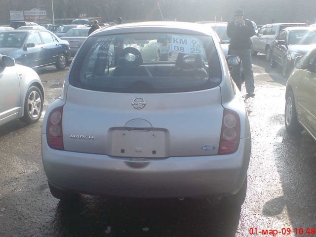 2002 Nissan March