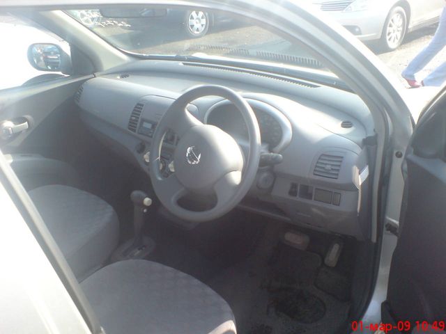 2002 Nissan March
