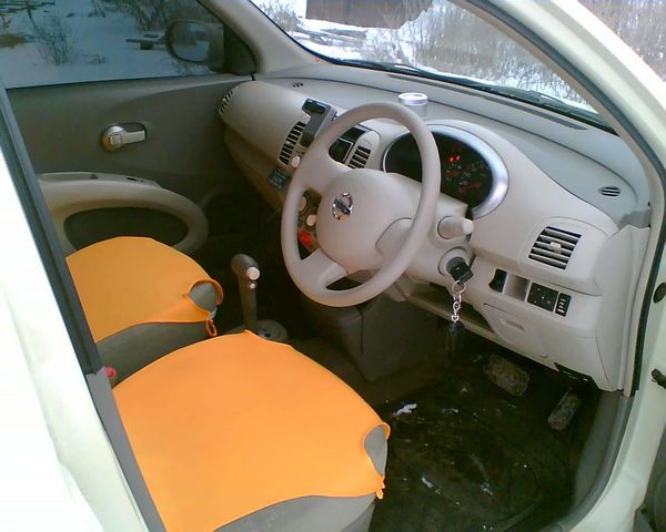 2002 Nissan March