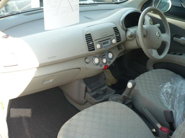 2002 Nissan March