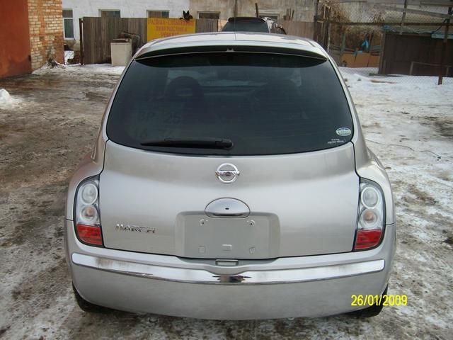 2002 Nissan March