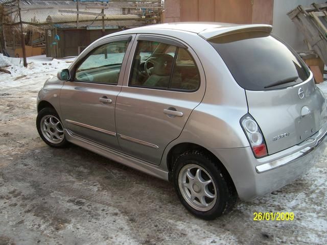 2002 Nissan March