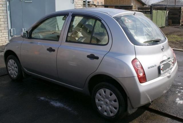 2002 Nissan March