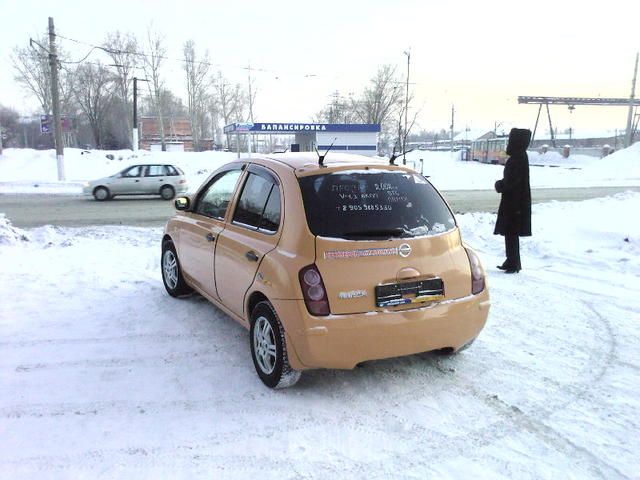 2002 Nissan March