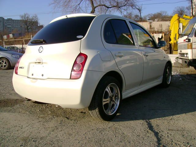 2002 Nissan March