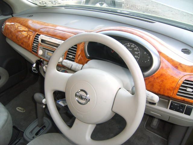 2002 Nissan March