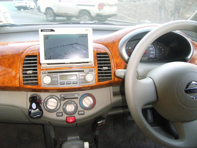 2002 Nissan March
