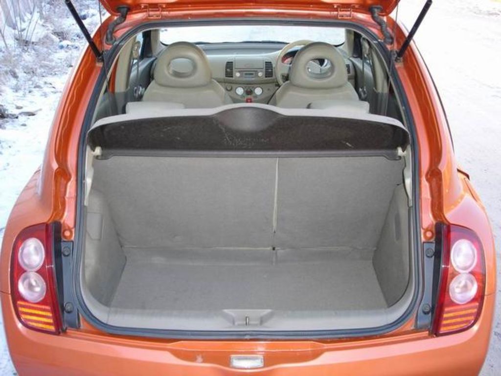 2002 Nissan March