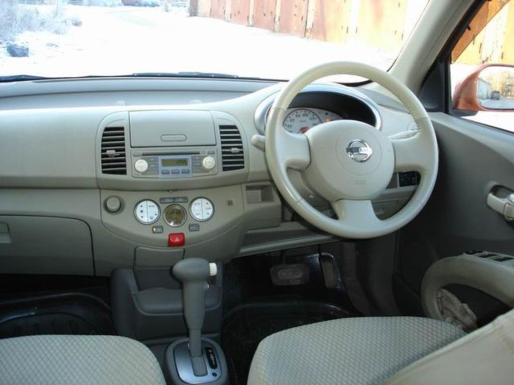 2002 Nissan March