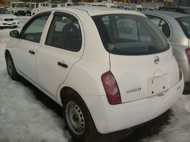 2002 Nissan March