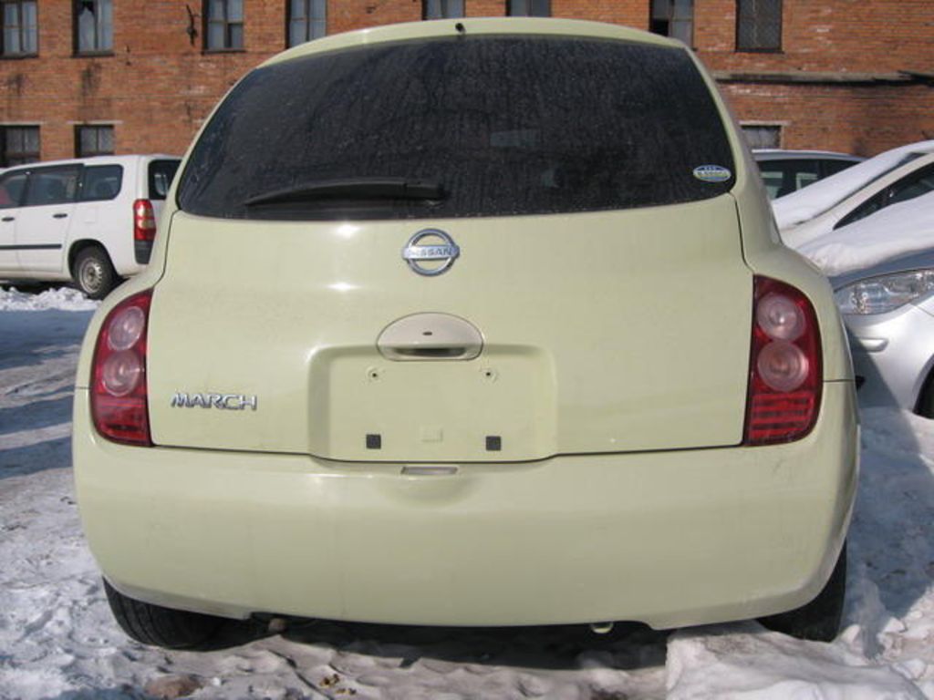 2002 Nissan March