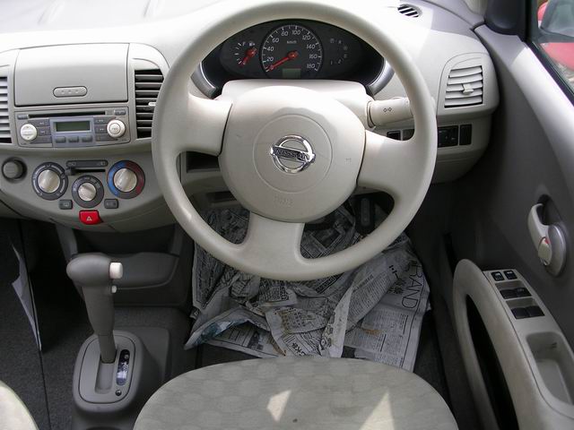 2002 Nissan March Pictures