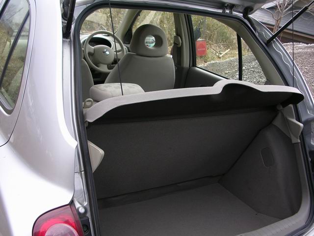 2002 Nissan March Images