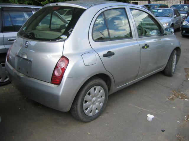 2002 Nissan March Photos