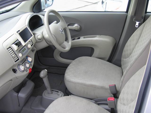 2002 Nissan March Pictures