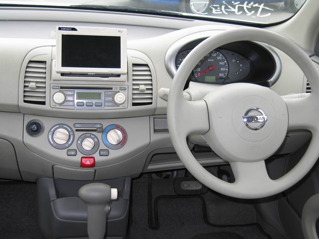 2002 Nissan March Photos