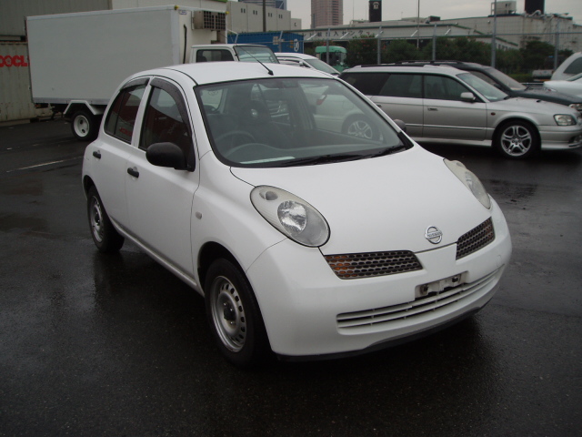 2002 Nissan March Pictures