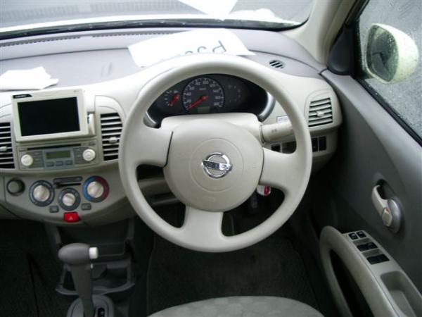 2002 Nissan March Pictures