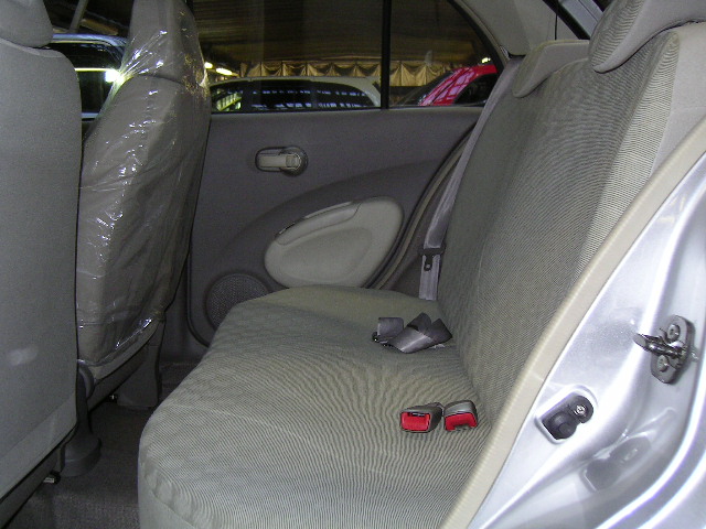 2002 Nissan March Pics