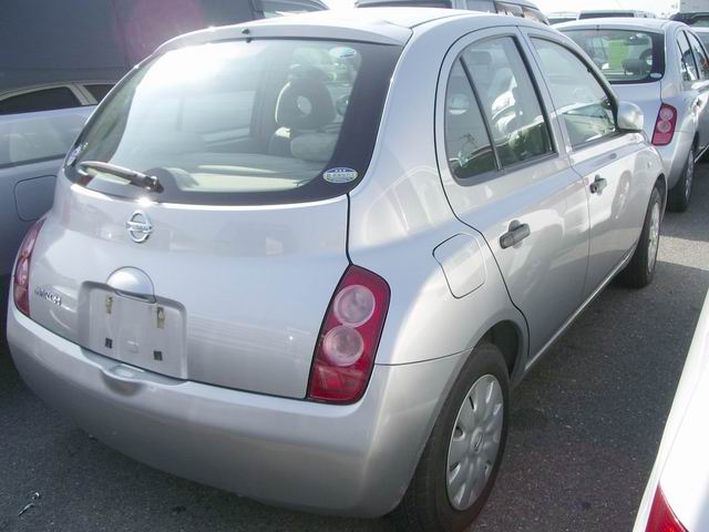 2002 Nissan March Images