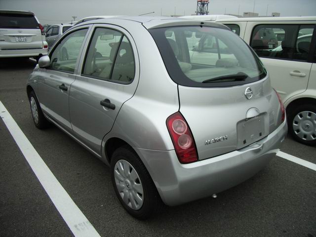2002 Nissan March Pics