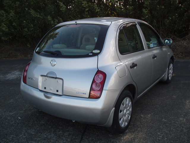 2002 Nissan March Pictures
