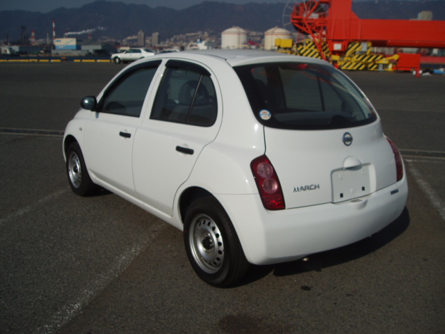 2002 Nissan March Images