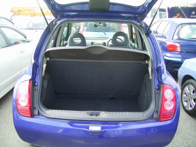 2002 Nissan March Images