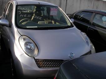 2002 Nissan March Images