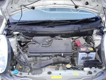 2002 Nissan March Pictures