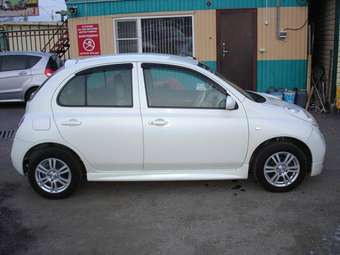 2002 Nissan March Images