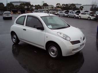 2002 Nissan March Photos