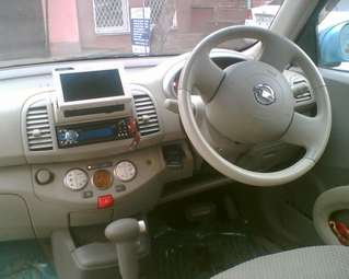 2002 Nissan March Photos