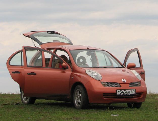 2002 Nissan March