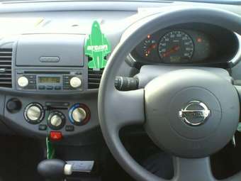 2002 Nissan March Pictures