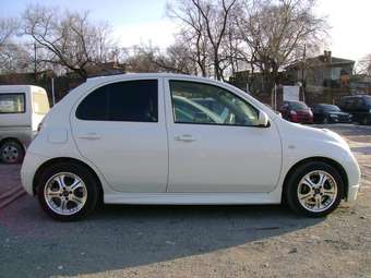 2002 Nissan March Pictures