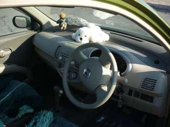 2002 Nissan March Images