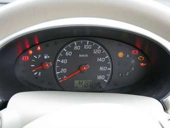 2002 Nissan March Pics