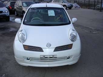 2002 Nissan March Images