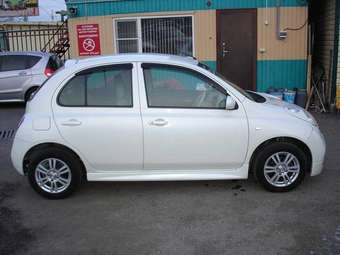 2002 Nissan March Photos