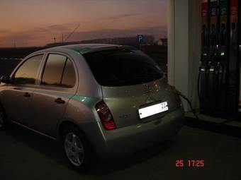 2002 Nissan March Pictures